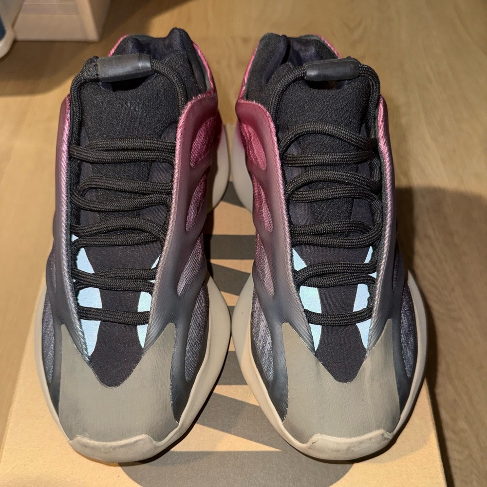 Yeezy 700 V3